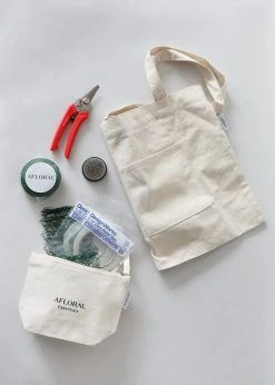 Tools & Accents Afloral Essentials Box Of Floral Supplies